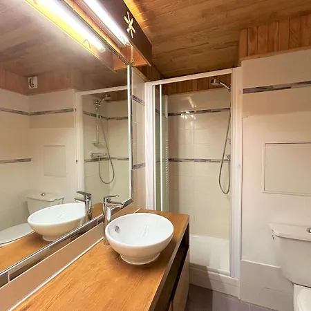 Cosy A Meribel, Idealement Situe A 100m Des Pistes, Balcon Sud, Animaux Acceptes - Fr-1-180-9 *